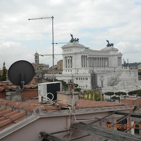 Bed and Breakfast Residenza Torre Colonna Roma Exterior foto